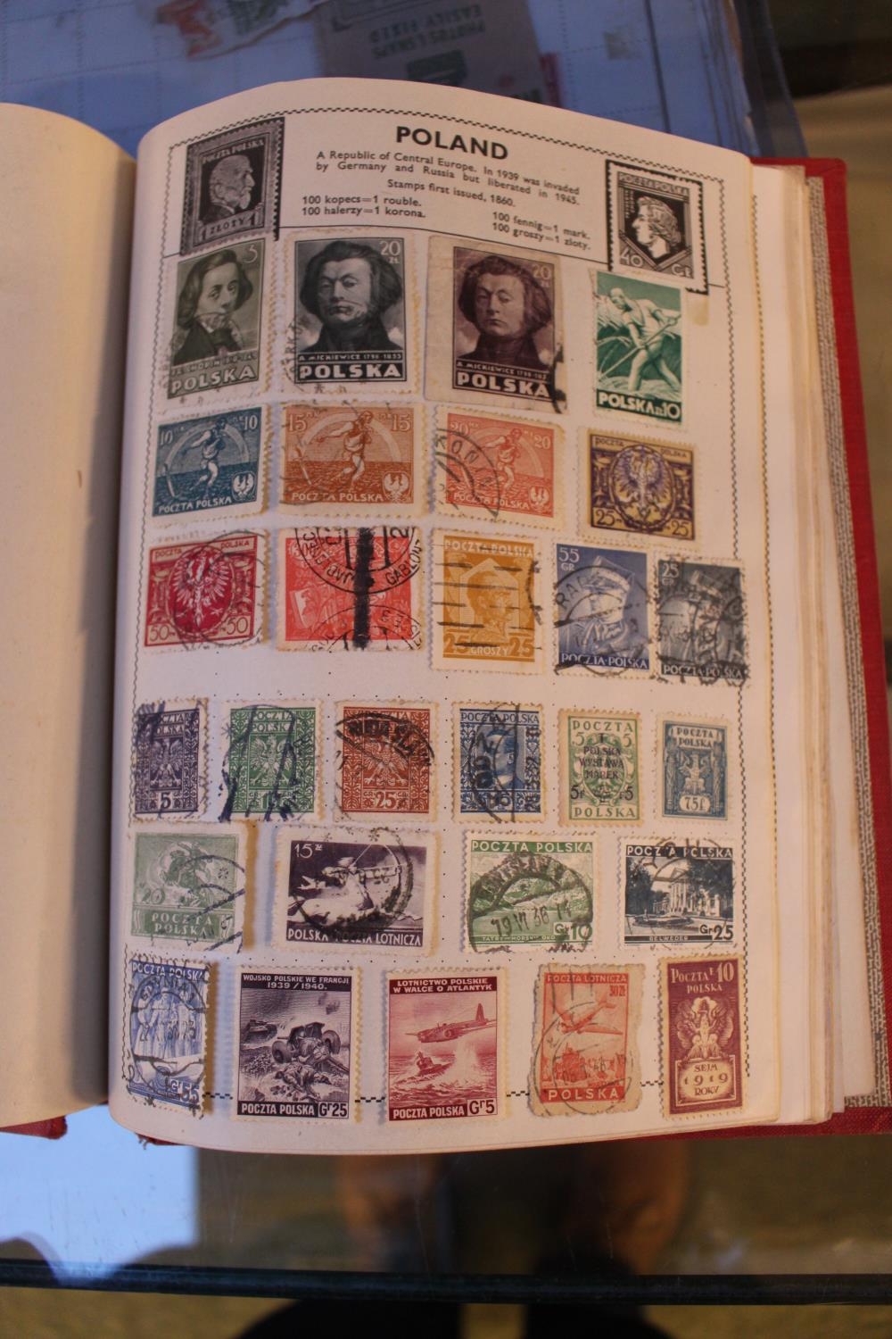 The Movaleaf Illustrated Stamp Album and assorted Loose leaf Stamps - Image 5 of 5