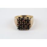 Ladies 1970s design Garnet claw set ring. Size R 5.5g total weight