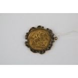 1909 Gold Half Sovereign in 9ct Gold Scroll mount 5.9g total weight