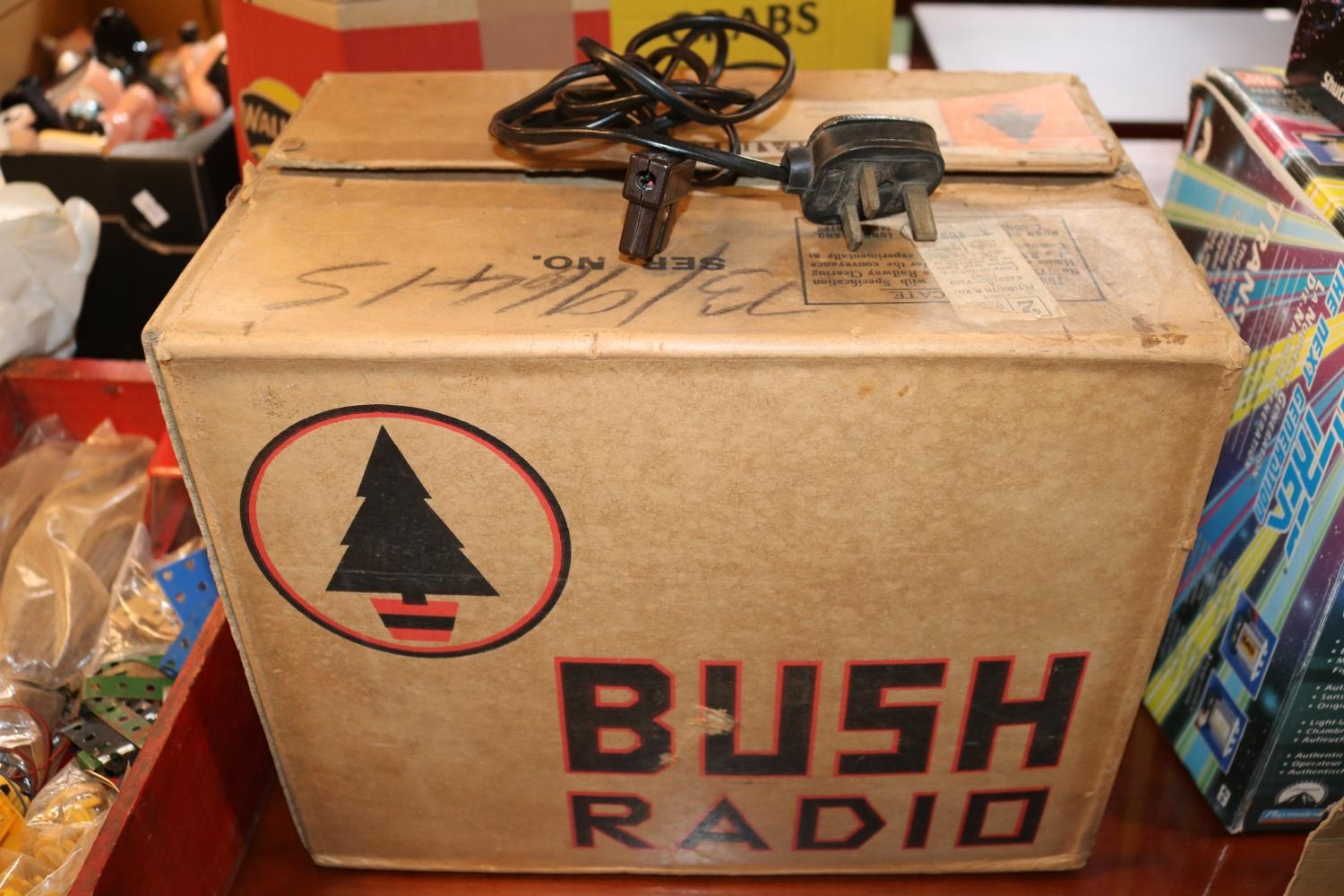 Bush Bakelite Radio Type DAC 90A with original box in working order - Image 2 of 4