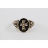 19thC 9ct Gold Pearl and Enamel Memorial ring Size P 2.5g total weight