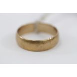 Ladies 9ct Gold D Shaped Wedding band Size R. 3.4g total weight