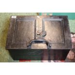 19thC Cast Iron Stagecoach Safe with Key in working condition