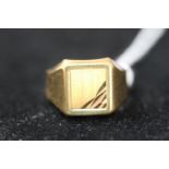 Gents 18ct Gold Gents Square Signet ring Size X 8.3g total weight