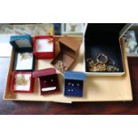 Collection of assorted 9ct and other Gold Jewellery mainly earrings