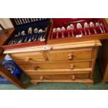 20thC Chest of 2 over 2 drawer with turned handles