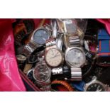 Large collection of assorted watches inc. Seiko, Pulsar, Tissot etc