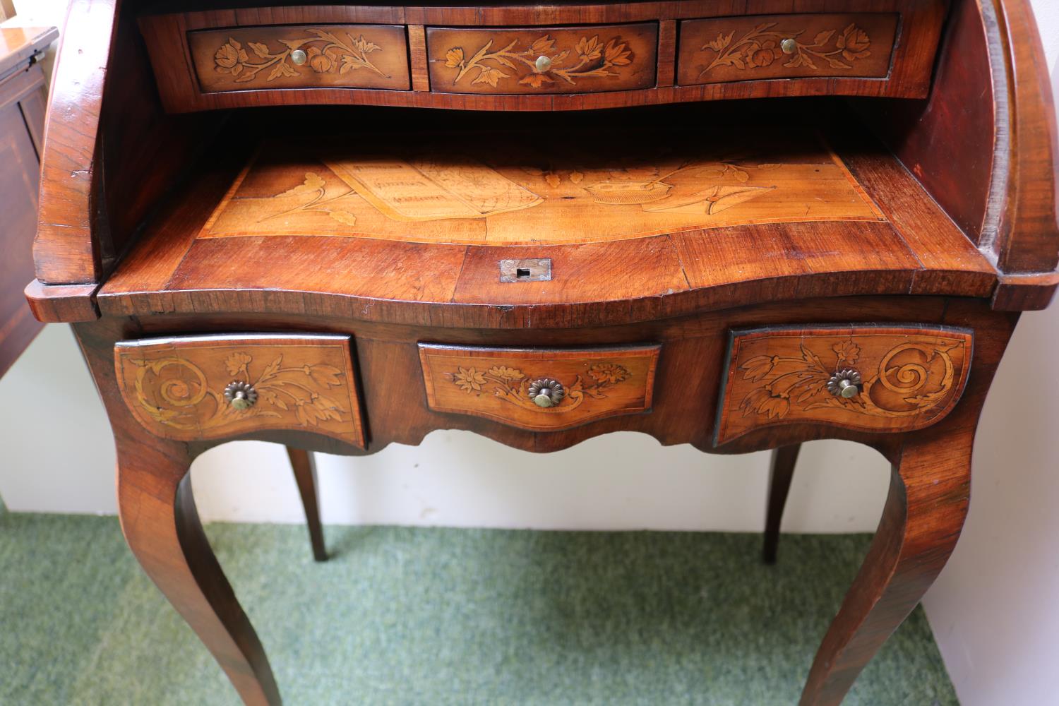 A Louis XV Style Rosewood and Marquetry Inlaid Bonheur de Jour - Image 4 of 5