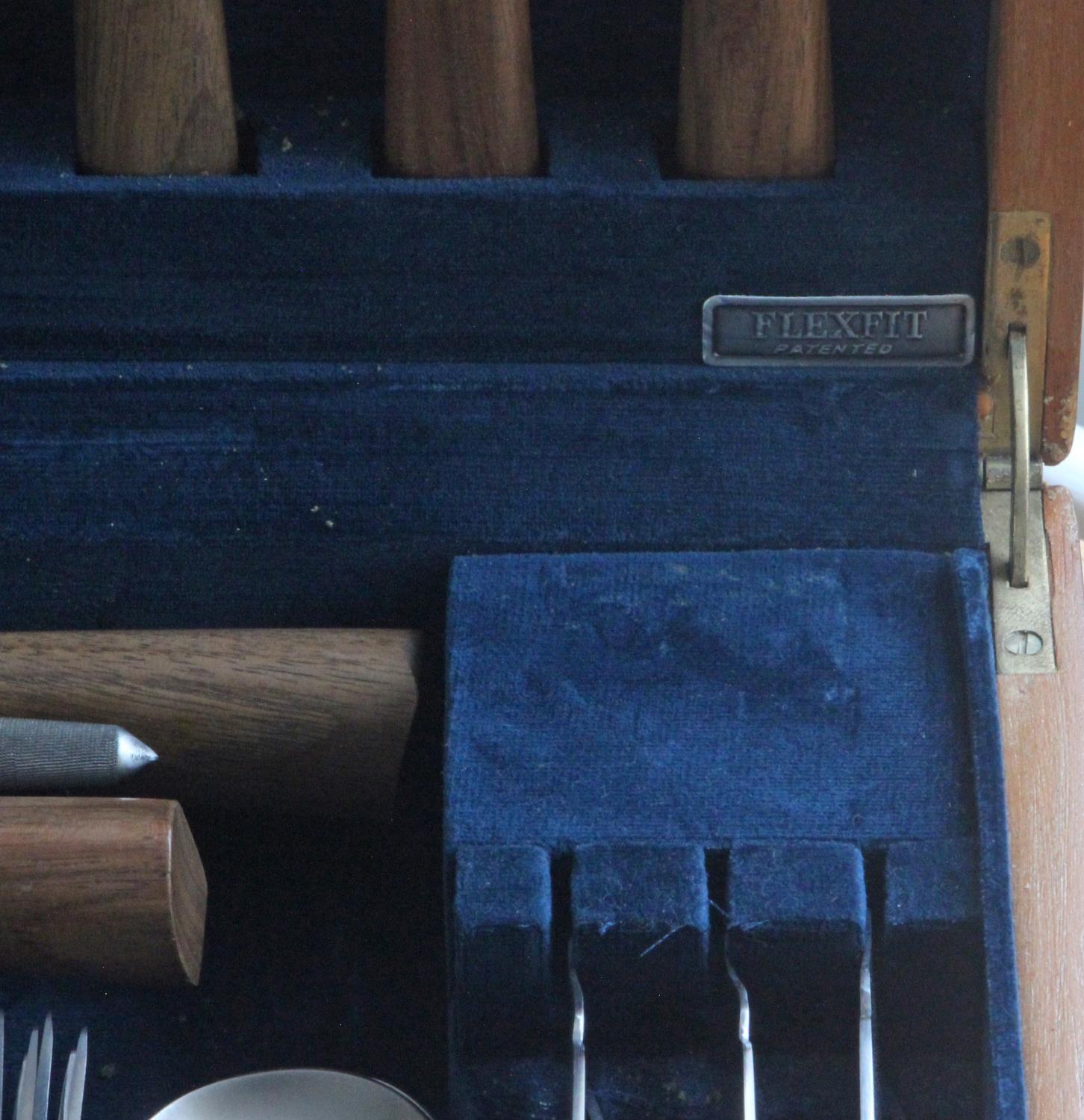 Mills Moore Sheffield Teak Handled Cutlery Set in Presentation Box c1950. Mid-Century c1950 Mills - Image 6 of 7