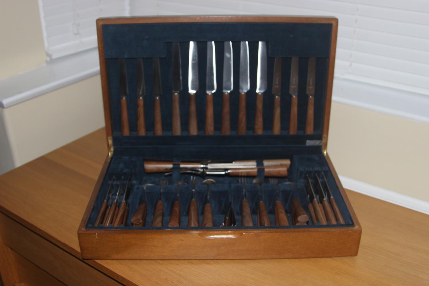 Mills Moore Sheffield Teak Handled Cutlery Set in Presentation Box c1950. Mid-Century c1950 Mills