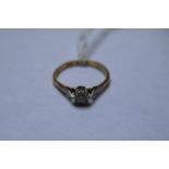Ladies 18ct Gold Diamond Claw set Solitaire ring 2.5g total weight Size N