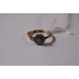 Ladies 18ct Gold Diamond Cluster ring Size M. 2.5g total weight