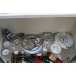 Collection of 18thC and later Chinese ceramics inc. Tea bowls, lidded vase, bowls etc