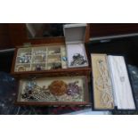 Collection of assorted Jewellery inc. Seed pearl necklace, brooches etc