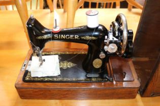 Oak Cased Singer Sewing machine