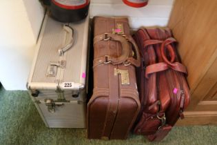 Aluminium Travel case, and 2 Leather cases