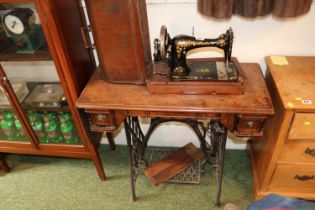 Signer Sewing Machine on Treadle base