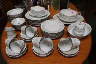 Noritake Savannah 2031 Pattern Dinner service