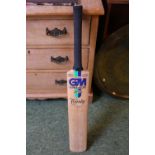 Gunn & Moore cricket bat signed by Nottinghamshire 1992 & Durham 1992 to reverse