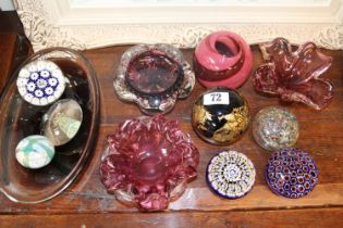 Collection of assorted Art Glass & Paperweights to include Isle of Wight, Whitefriars etc