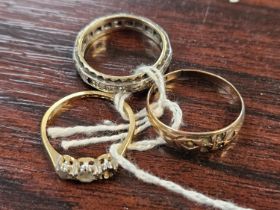 9ct Gold Rings 5g and a 18ct Gold Stone set ring 1.3g total