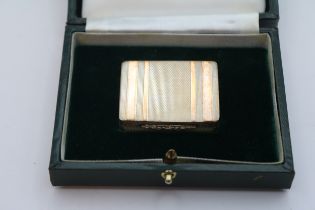 Good quality Silver 2 Tone Pill box with hinged lid Birmingham 1996 40g total weight