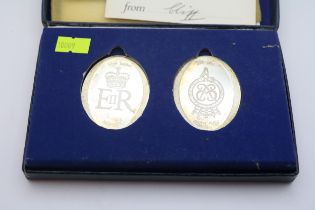Pair of Cased Silver Danbury Mint Ingots for the Silver Jubilee 1977 80g total weight