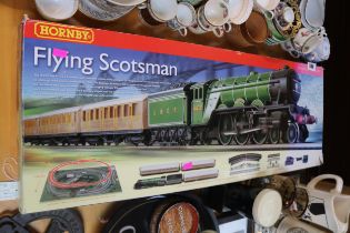 Boxed Flying Scotsman 00 Gauge Train Set R1072