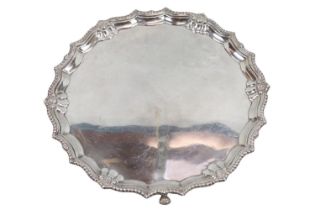 Good quality Silver salver with rope edge supported on Paw pad feet, Birmingham 1974. 860g total