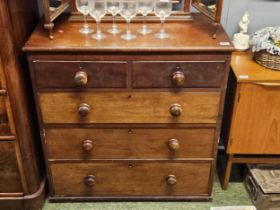 Victorian Mahogany Chest of 2 over 3 drawers with turned handles