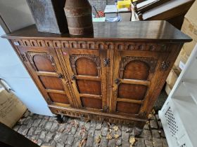 Oak Old Charm Drinks cabinet