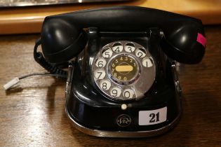 Good quality RTT Vintage dial Telephone in Bakelite case