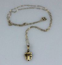 9ct Gold Fine Chainlink Necklace Suspending a Cross Pendant 1.2gm