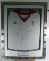 Mo Farah personally signed and framed Adidas Team GB London 2012 Olympics training top. Measures