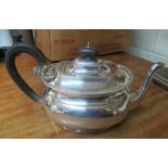 A silver teapot 15.4ozs
