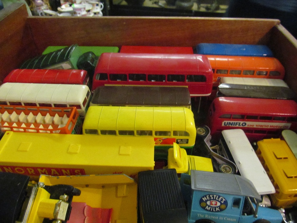 Various trucks and buses (in a drawer) - Image 2 of 7