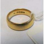 An 18ct gold signet ring 9.9g size P