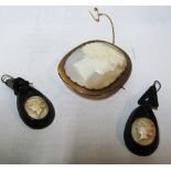 A Victorian gold mounted cameo brooch and pair jet earrings