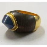 A Forte Gioielli Milano gold coloured and treen ring set Lapis Lazuli style stone marked 750, size