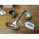 A silver sifter and pair silver salts (one a/f)