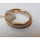 A 9ct gold band 4g size I/J