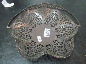 A pierced silver swing handled cake basket 11.7g