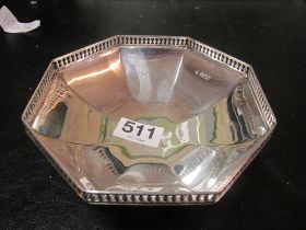 A silver octagonal pedestal dish 8.3 ozs