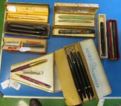 A Platignum pen set, boxed and other pens and pencils