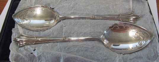 A pair of silver plated jam spoons (i.c)