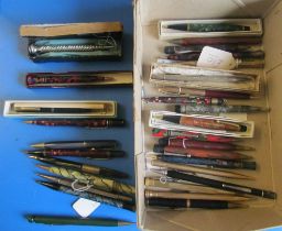 The Longest Reign pencil with portrait of Queen Victoria to end, boxed and other vintage pencils