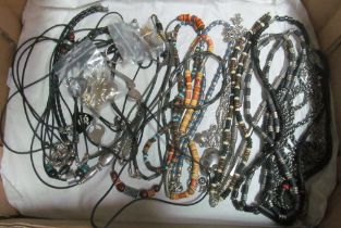 Various necklaces, bracelets et cetera