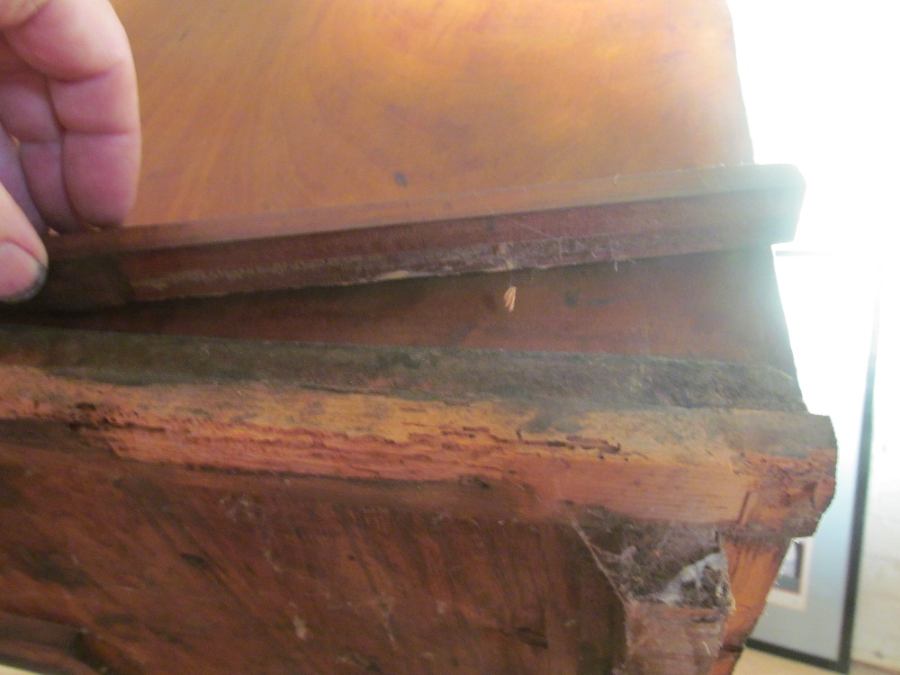 A Georgian mahogany kneehole desk - Image 6 of 7