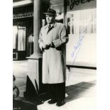 FORD GLENN: (1916-2006) Canadian-American actor. Vintage signed 7 x 9.