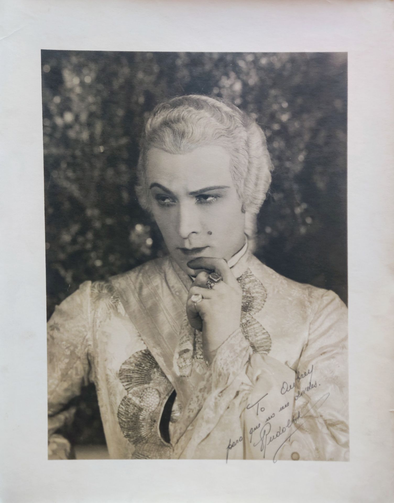 VALENTINO RUDOLPH: (1895-1926) Italian actor, a sex symbol of the 1920s.